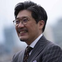 石川明（横向き）-300x200